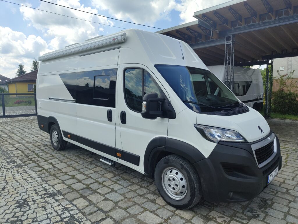 Peugeot Boxer L4H3, Příčné spaní, 4 OSOBY